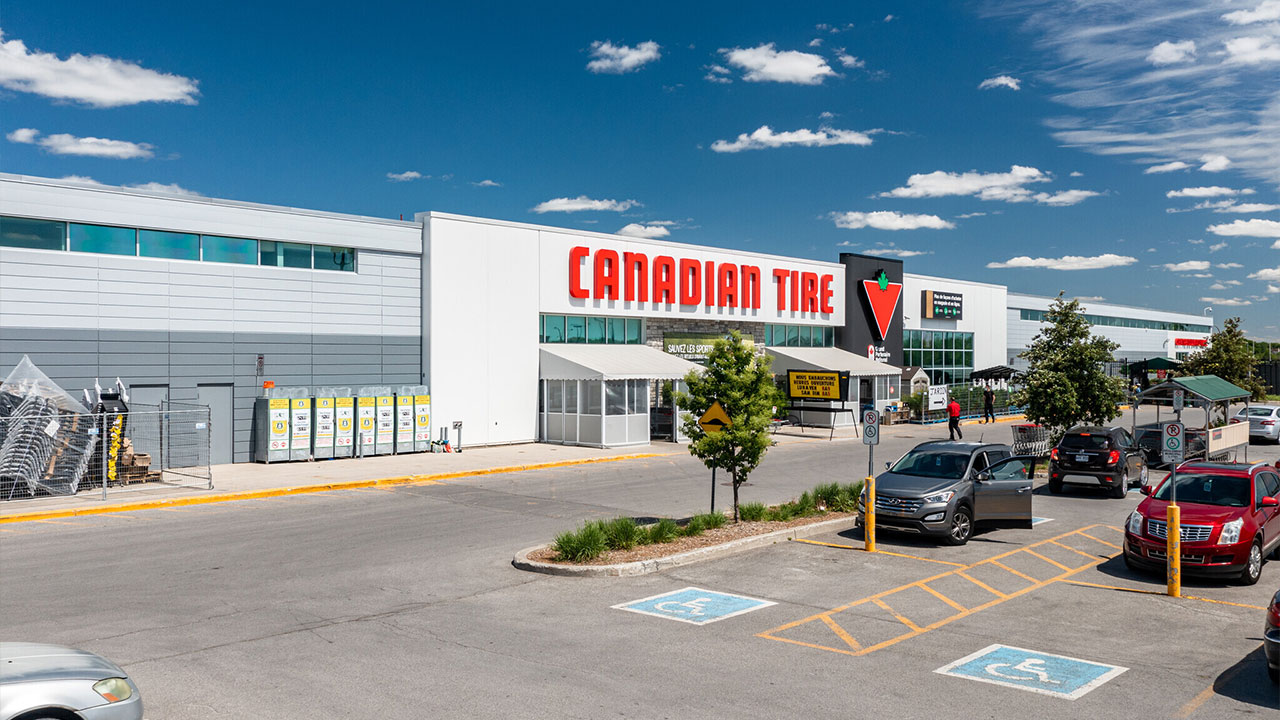 Image of Laval East Canadian Tire at the SmartCenters retail shopping center with available space for rent 