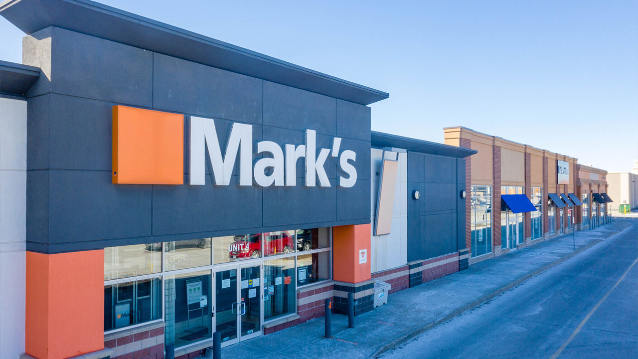 Image of a workwear and clothing store at the SmartCentres retail property in Oshawa, Ontario 