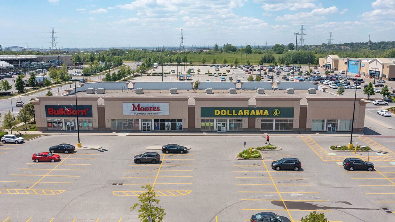 Image of the SmartCentres commercial retail property with bulk food and dollar stores in Oshawa South