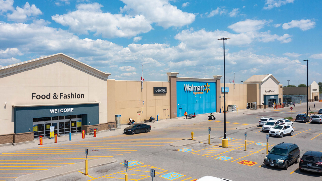 Image of a Walmart at the SmartCentres Oshawa South shopping center