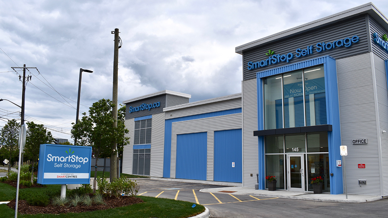 Image of a SmartStop self storage facility near the SmartCentres Leaside retail shopping center 